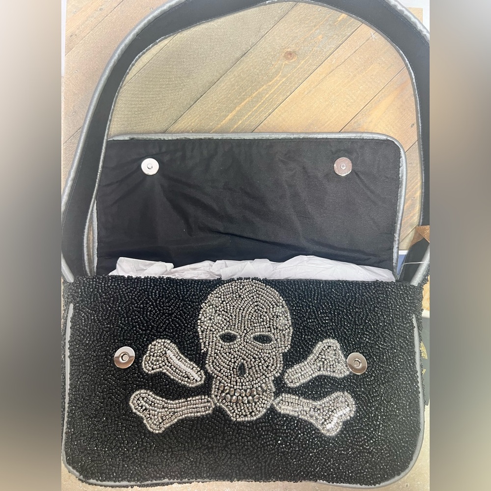 Viral Beaded Skull Crossbody Bag!! - Picture 7 of 8